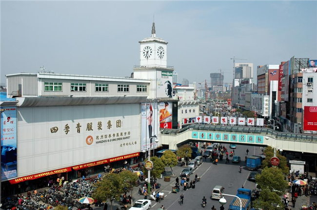 <a href=http://www.vxbbwwe.cn/hangzhou/ target=_blank class=infotextkey>杭州</a>四季青休闲服装批发市场.jpg